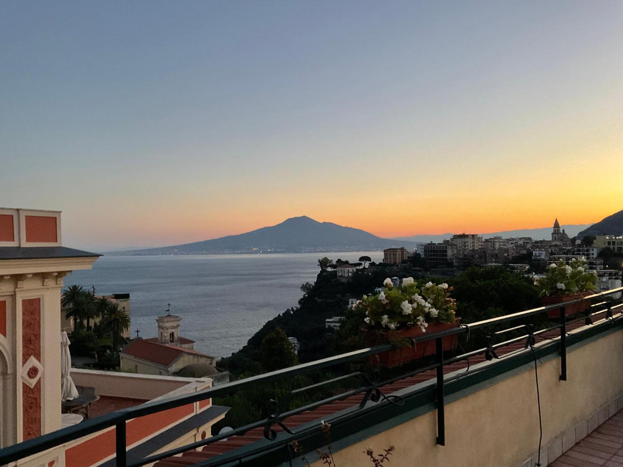 Vesuvio View Bed and Breakfast Vico Equense Exteriör bild