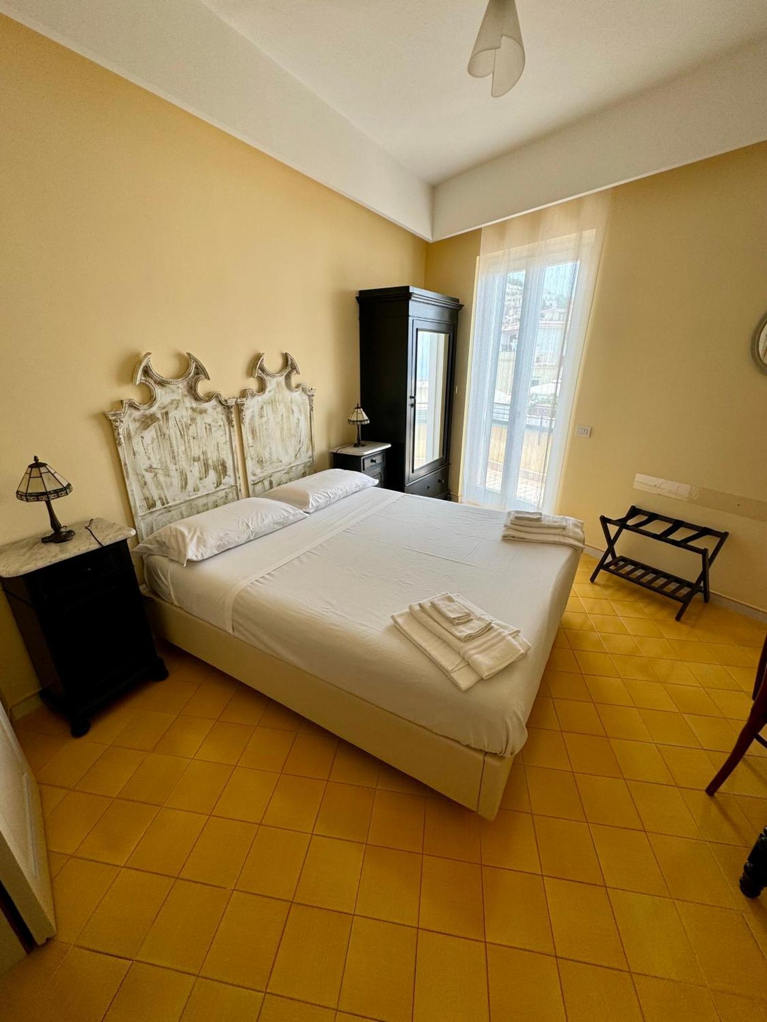 Vesuvio View Bed and Breakfast Vico Equense Exteriör bild