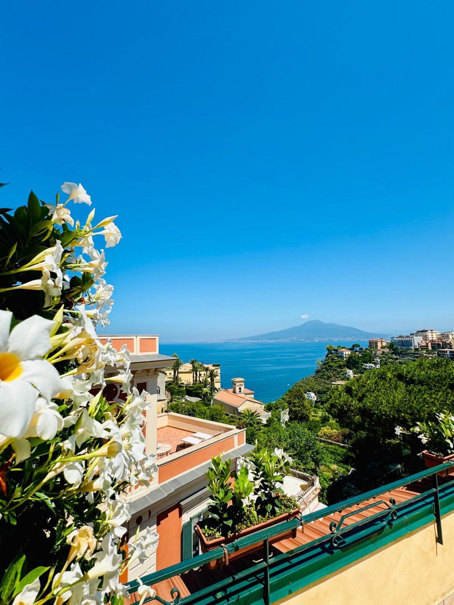 Vesuvio View Bed and Breakfast Vico Equense Exteriör bild
