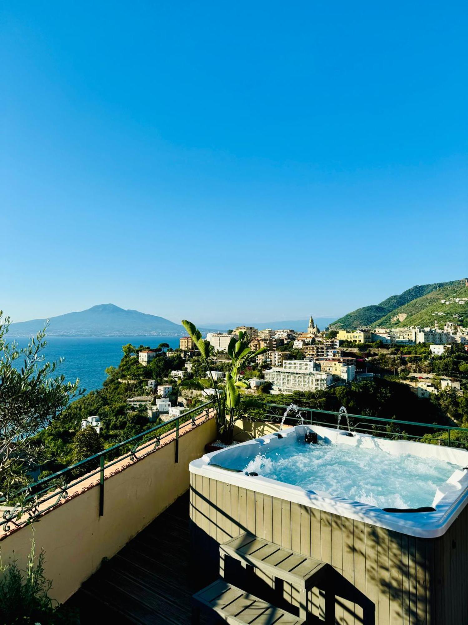 Vesuvio View Bed and Breakfast Vico Equense Exteriör bild