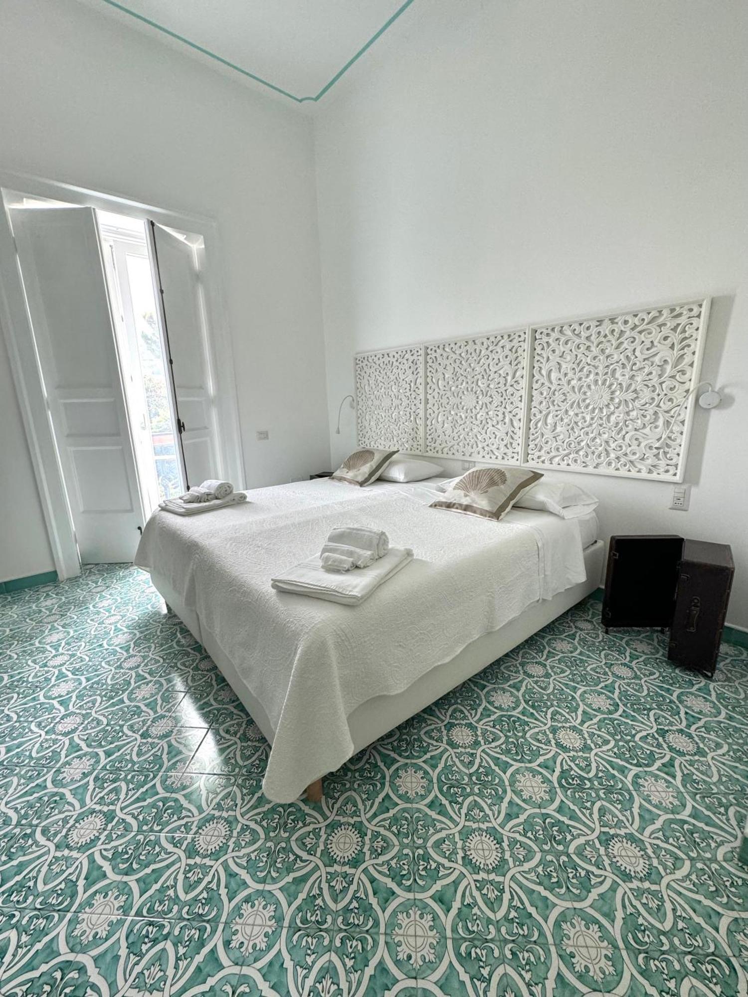 Vesuvio View Bed and Breakfast Vico Equense Exteriör bild